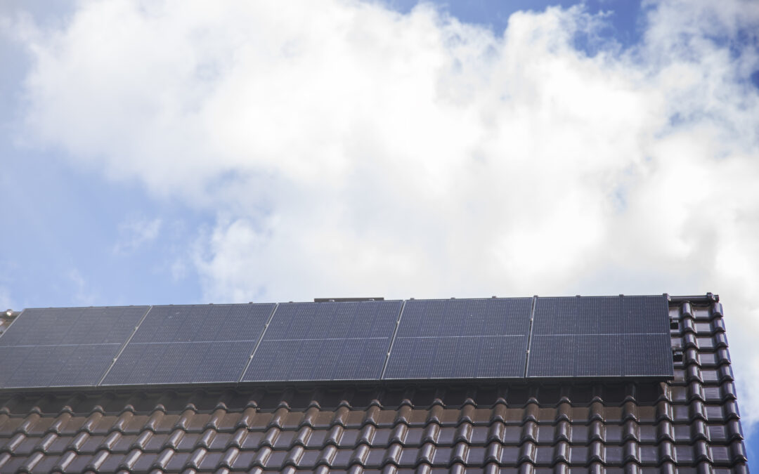 Si estás pensando en instalar placas solares en tu vivienda esto te interesa