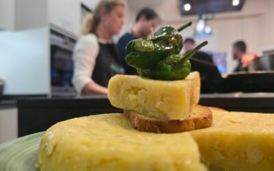 Patatas Lázaro lleva la búsqueda de la tortilla perfecta a todas las cocinas valencianas